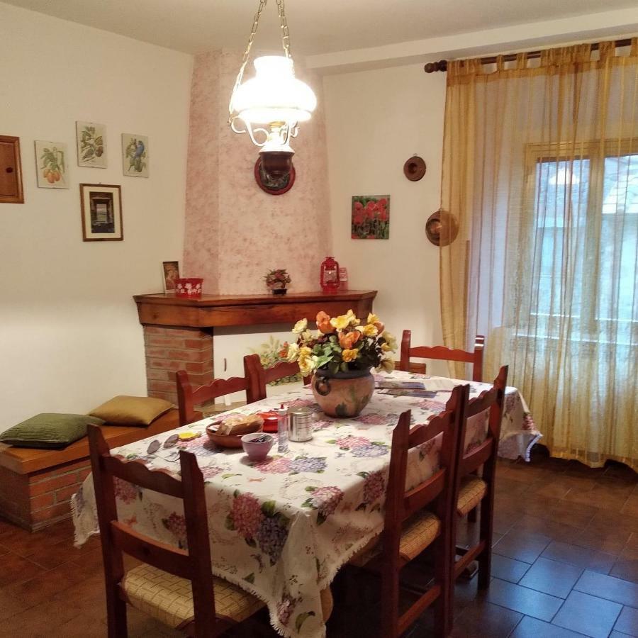 ラディコーファニ Casa Del Ciliegioヴィラ エクステリア 写真